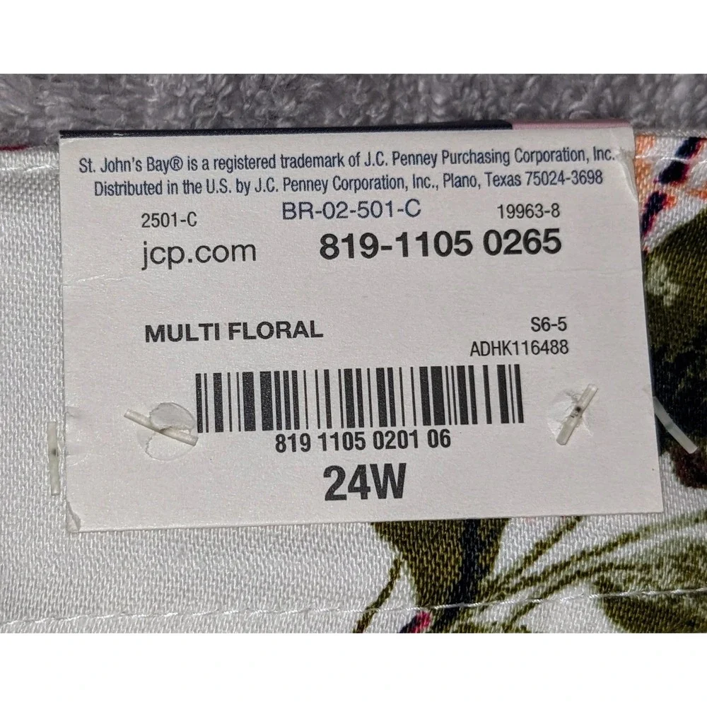 St. John's Bay Secretly Slender‎ Mid Rise Plus Capris Floral Size 24W NWT - Picture 3 of 8